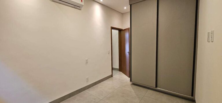Casa em Condomínio à venda no Jardim San Marco:
