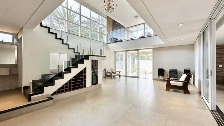 Casa em Condomínio à venda no Residencial e Empresarial Alphaville: