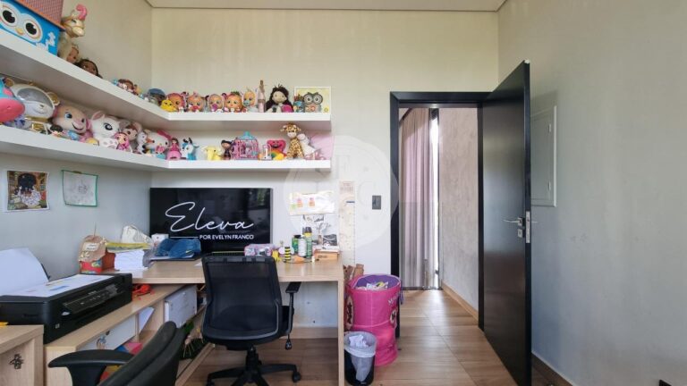 Casa em Condomínio à venda no Jardim Olhos D´Água I: