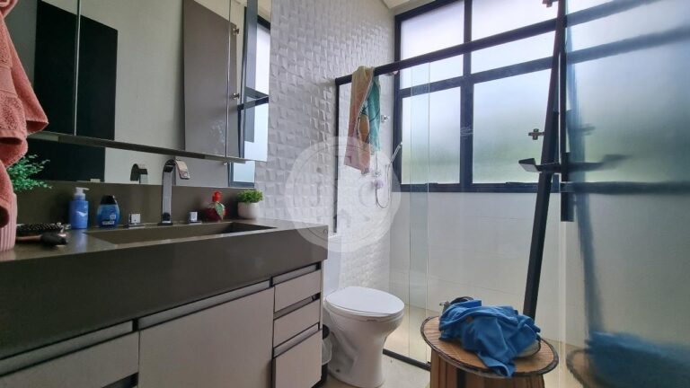 Casa em Condomínio à venda no Jardim Olhos D´Água I: