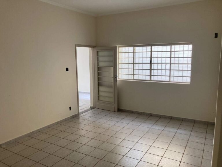 Casa comercial à venda no Vila Seixas: