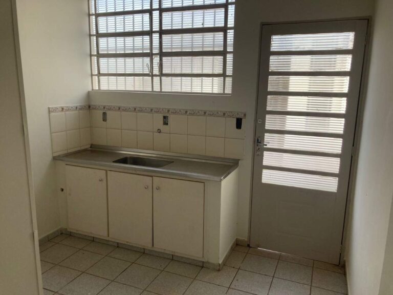 Casa comercial à venda no Vila Seixas: