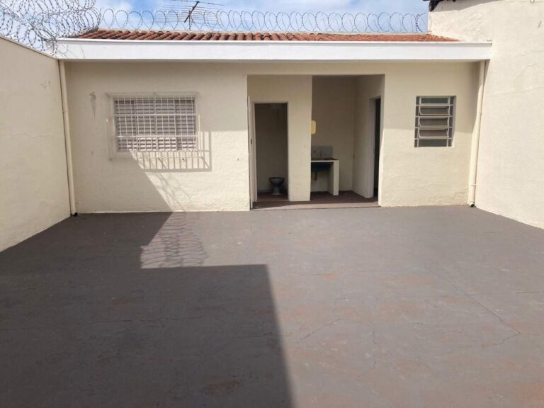 Casa comercial à venda no Vila Seixas: