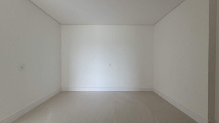 Apartamento à venda no Jardim Ilhas do Sul: Closet su te m ster