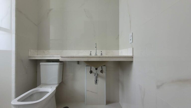 Apartamento à venda no Jardim Ilhas do Sul: Su te 2