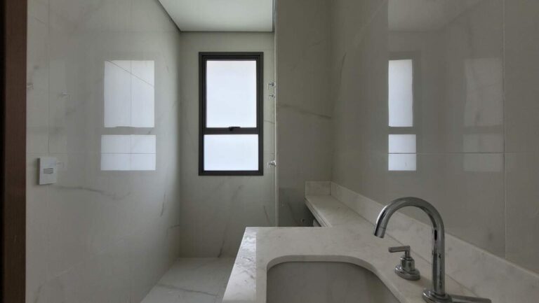 Apartamento à venda no Jardim Ilhas do Sul: Su te 2