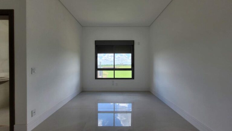 Apartamento à venda no Jardim Ilhas do Sul: Su te 3