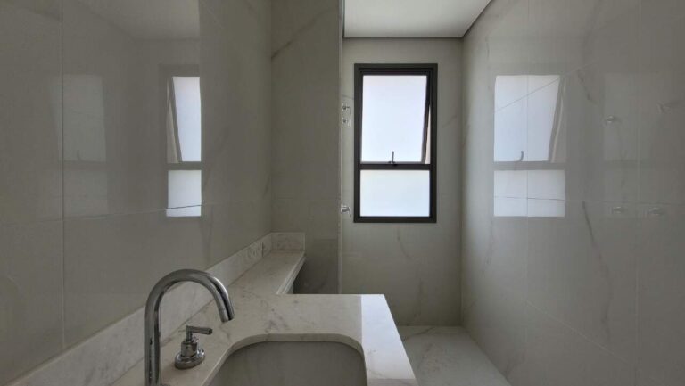 Apartamento à venda no Jardim Ilhas do Sul: Su te 4