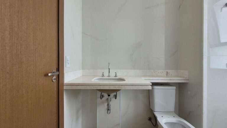 Apartamento à venda no Jardim Ilhas do Sul: Su te 4