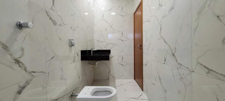 Casa em Condomínio à venda no Condomínio Villa Romana: Banheiro su te principal