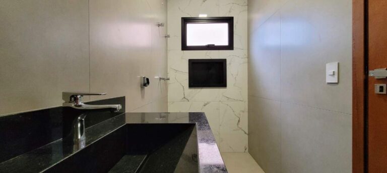 Casa em Condomínio à venda no Condomínio Villa Romana: Su te 3