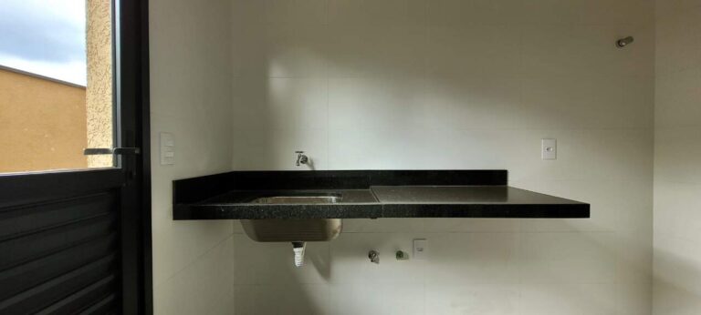 Casa em Condomínio à venda no Condomínio Villa Romana: rea de servi o