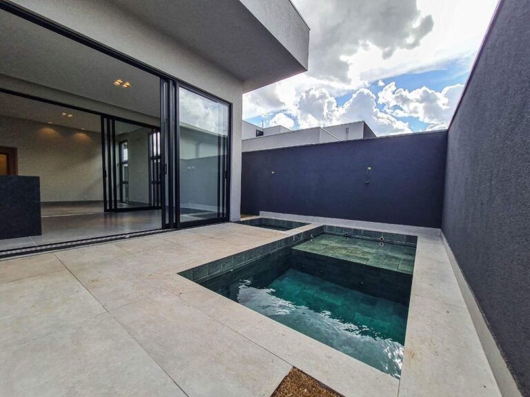 Casa em Condomínio à venda no Alto do Castelo: