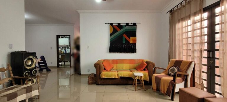Casa à venda no Ribeirânia: Sala de TV
