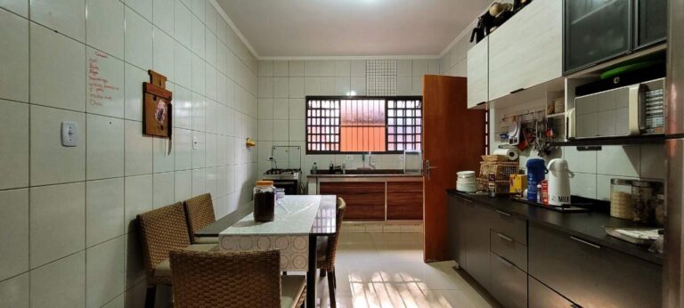Casa à venda no Ribeirânia: Cozinha