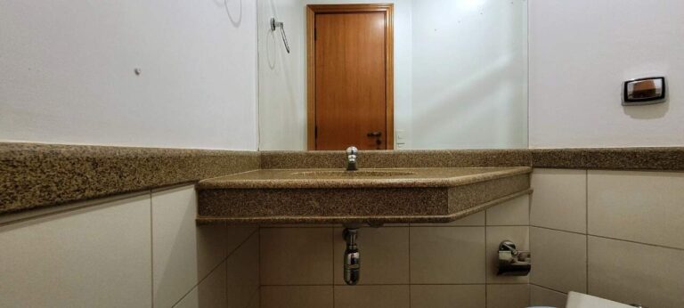 Apartamento à venda no Centro: Lavabo