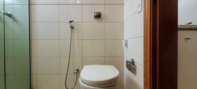 Apartamento à venda no Centro: Banheiro social