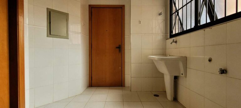 Apartamento à venda no Centro: rea de servi o