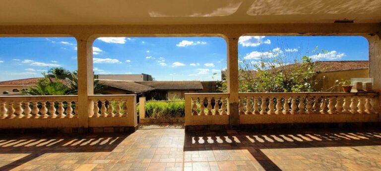 Casa à venda no Alto da Boa Vista: Varanda
