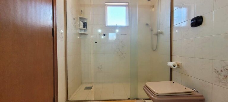 Casa à venda no Alto da Boa Vista: Banheiro Su te 2