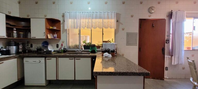Casa à venda no Alto da Boa Vista: Cozinha