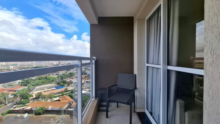 Apartamento à venda no Alto da Boa Vista: Sacada