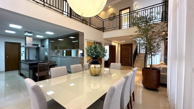 Casa em Condomínio à venda no Vila do Golfe: