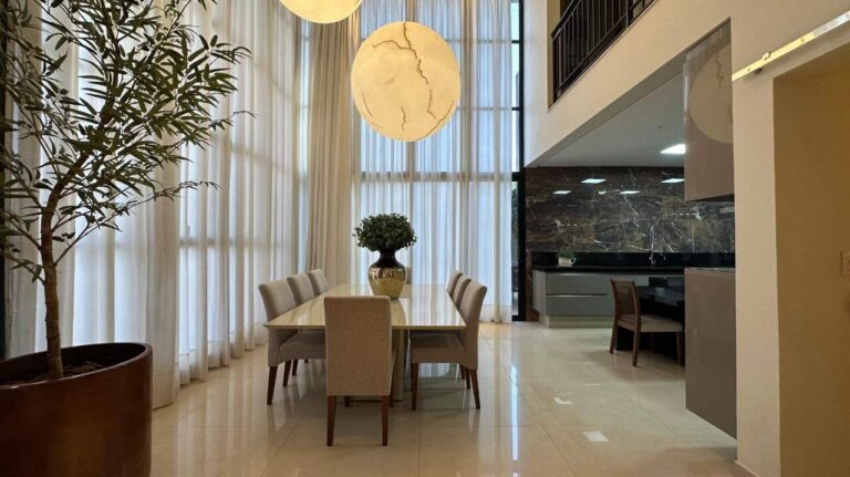 Casa em Condomínio à venda no Vila do Golfe:
