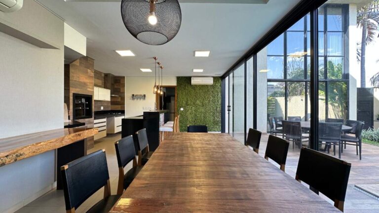 Casa em Condomínio à venda no Vila do Golfe: