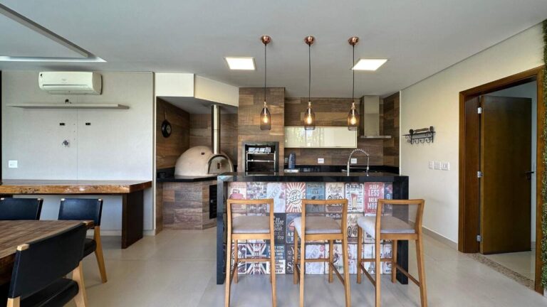 Casa em Condomínio à venda no Vila do Golfe: