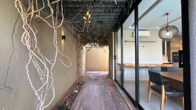 Casa em Condomínio à venda no Vila do Golfe: