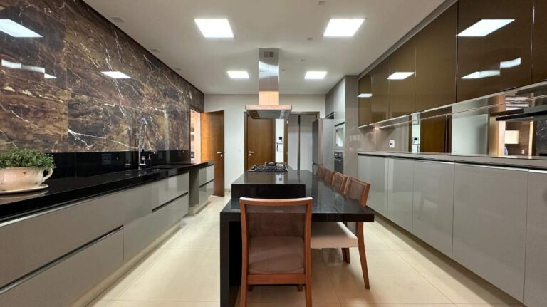 Casa em Condomínio à venda no Vila do Golfe: