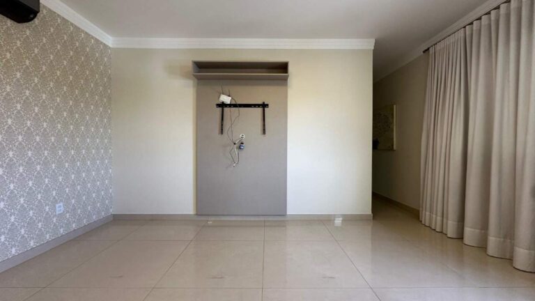 Casa em Condomínio à venda no Vila do Golfe: