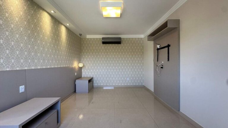 Casa em Condomínio à venda no Vila do Golfe: