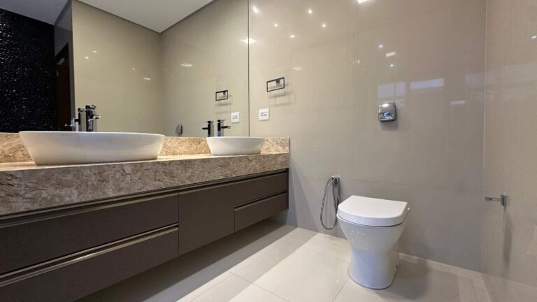 Casa em Condomínio à venda no Vila do Golfe: