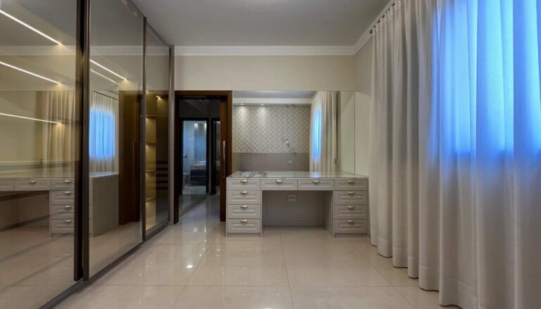 Casa em Condomínio à venda no Vila do Golfe: