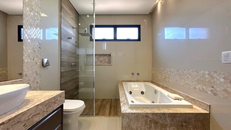 Casa em Condomínio à venda no Vila do Golfe:
