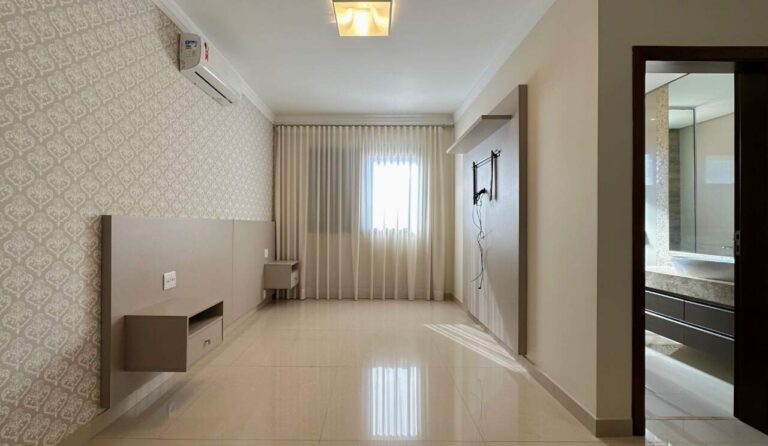 Casa em Condomínio à venda no Vila do Golfe: