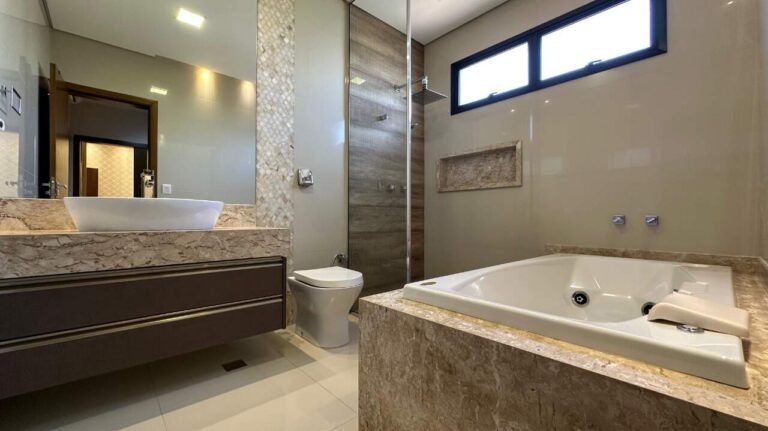 Casa em Condomínio à venda no Vila do Golfe: