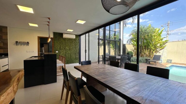Casa em Condomínio à venda no Vila do Golfe:
