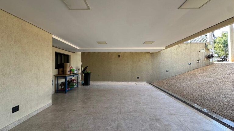 Casa em Condomínio à venda no Vila do Golfe: