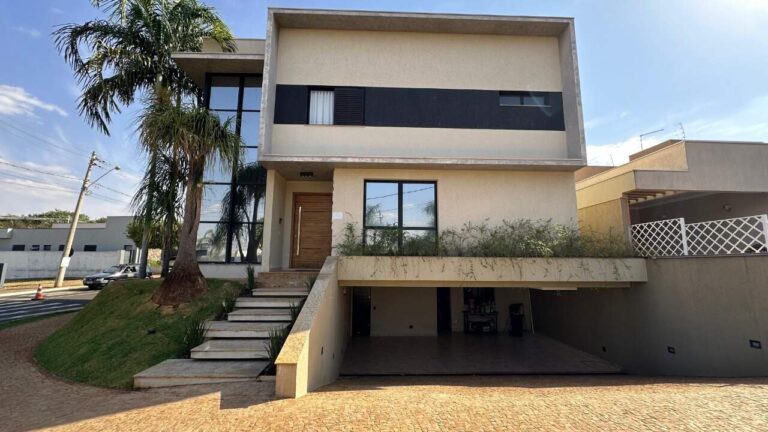 Casa em Condomínio à venda no Vila do Golfe:
