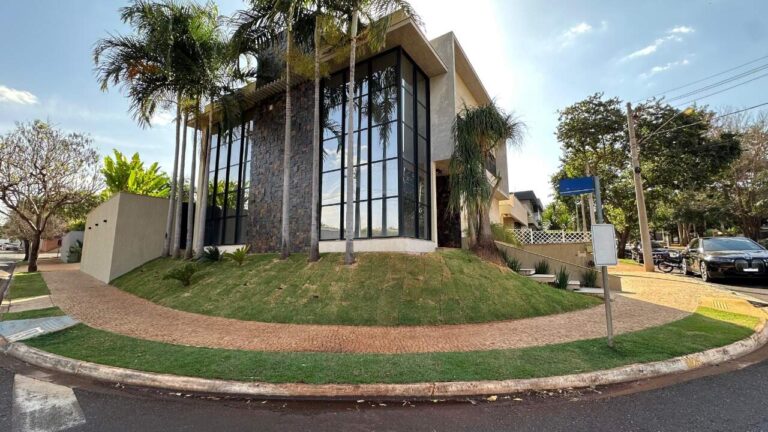 Casa em Condomínio à venda no Vila do Golfe: