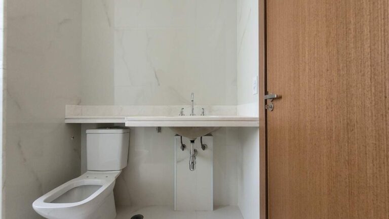 Apartamento à venda no Jardim Ilhas do Sul: Banheiro Sr.