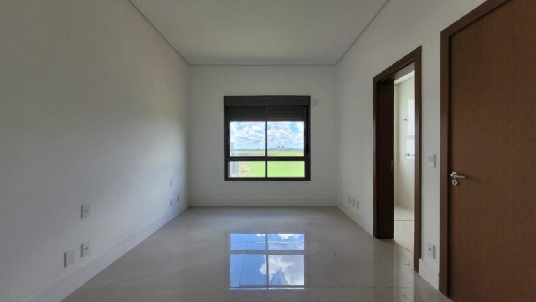 Apartamento à venda no Jardim Ilhas do Sul: Su te 2
