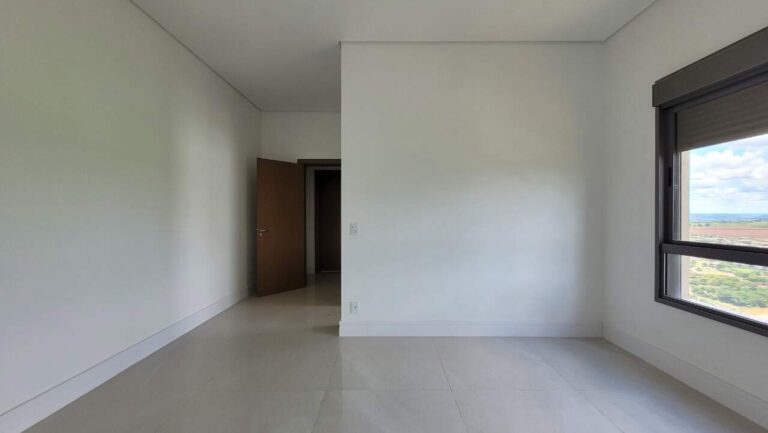 Apartamento à venda no Jardim Ilhas do Sul: Su te 4