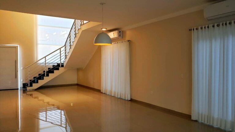 Casa em Condomínio à venda no Vila do Golfe: Living 2 ambientes
