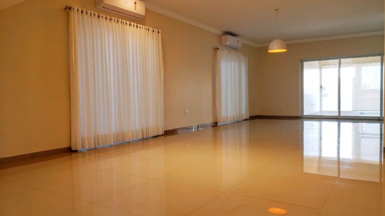 Casa em Condomínio à venda no Vila do Golfe: Living 2 ambientes