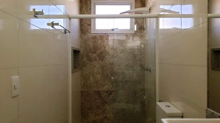 Casa em Condomínio à venda no Vila do Golfe: Banheiro Su te 1