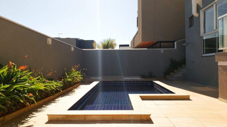 Casa em Condomínio à venda no Vila do Golfe: Piscina